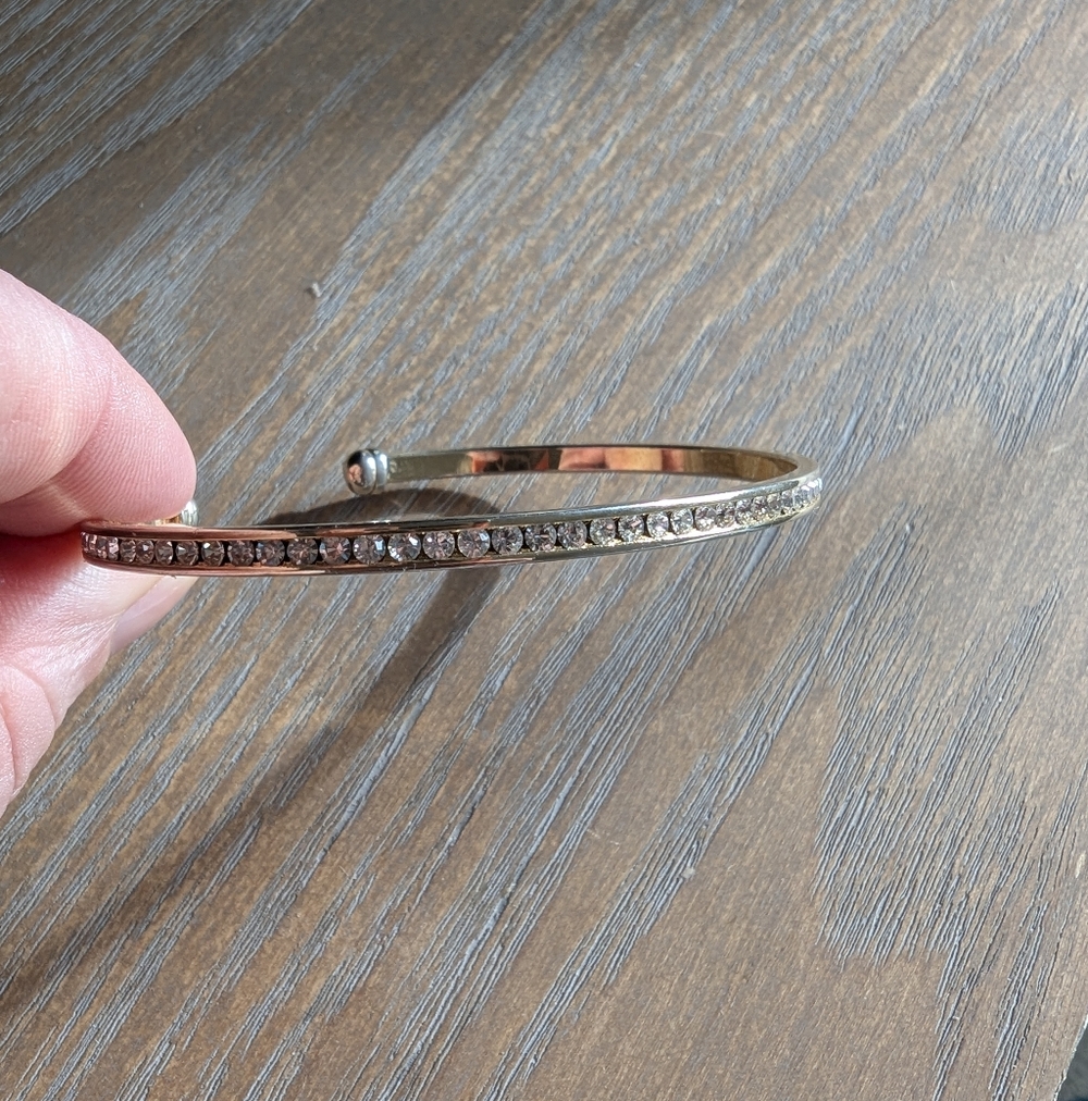 Elegant Gold and Crystal Bangle Bracelet